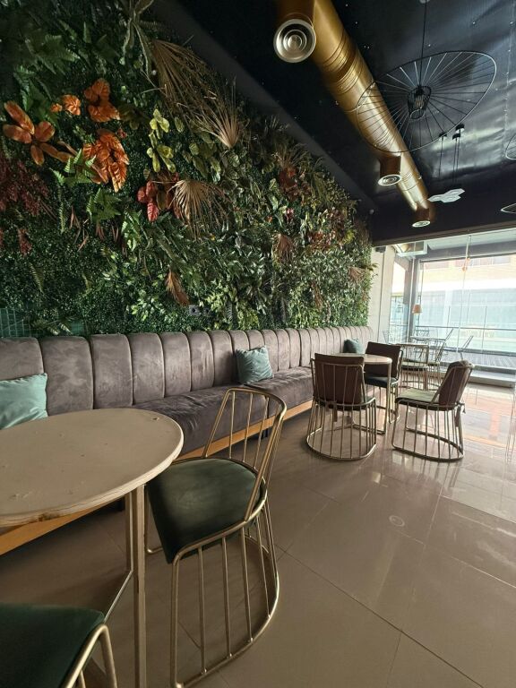 Prane Bllokut Gintash, Laprake, TiraneBiznes Bar - Kafe!