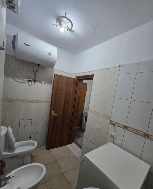 Affittasi 1+1 in via Elbasanit