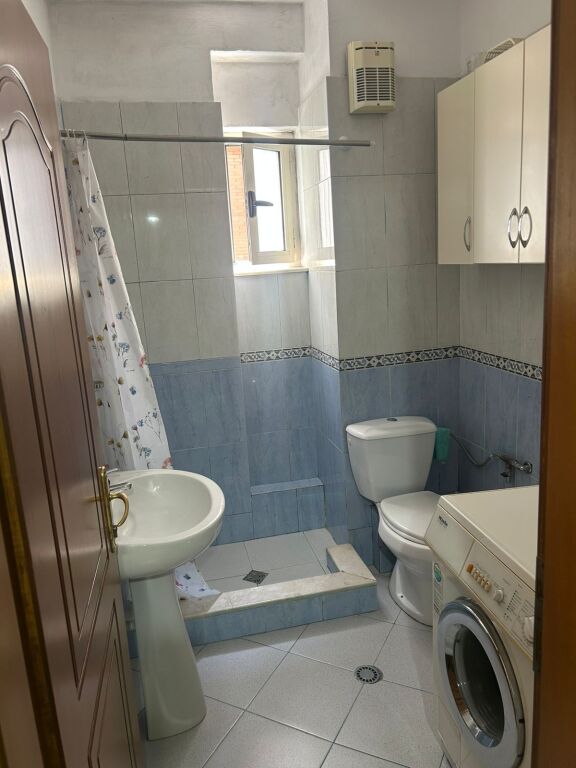 Apartament me qira ne zonen e 21 Dhjetorit (Rruga Shefqet Musaraj)