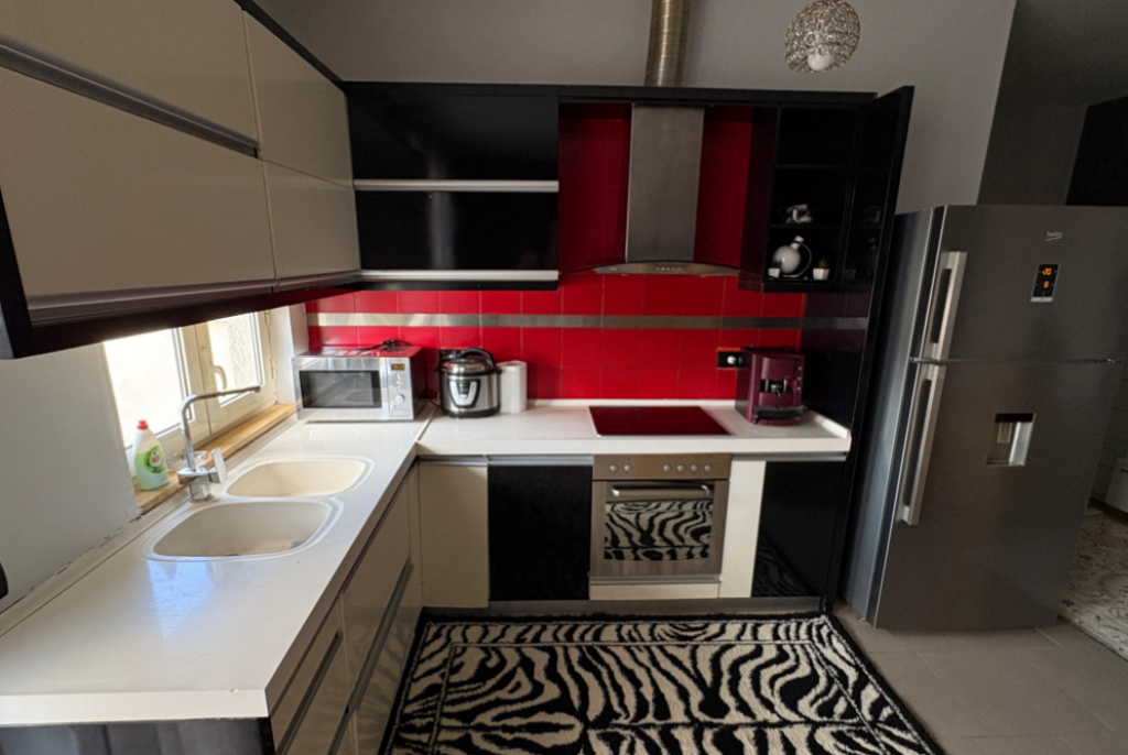 Apartament 2+1 me qira tek Shkolla e Baletit Tirane