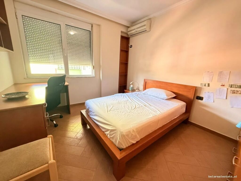 Appartamento 2+1 In Affitto A Blloku ( ID B2201971) Tirana