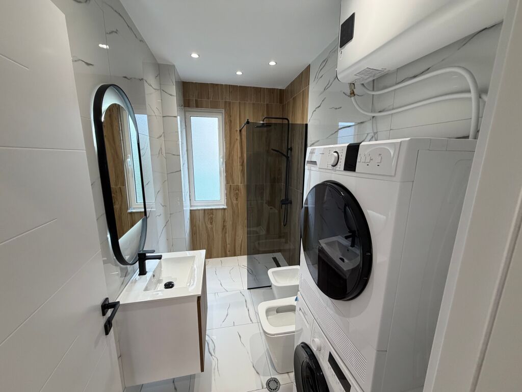 🏡 Shitet Apartament 2+1+2 – Yzberisht, tek KMY  📐 96.6 m² |   💰 Çmim  173 milion leke