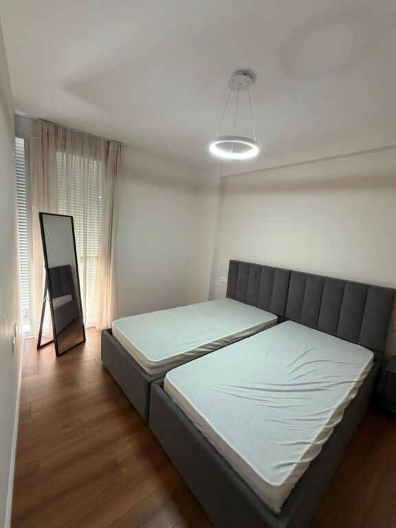🏡 Apartment 2+1 for rent – Barrikadave Street  📍 Area: 67 m² 🛋️ Fully furnished and equipped with all appliances 🏢 2nd floor, building with elevator ☀️ It consists of living room + kitchen, 2 bedrooms, bathroom and balcony.  💰 Price: 750€/month