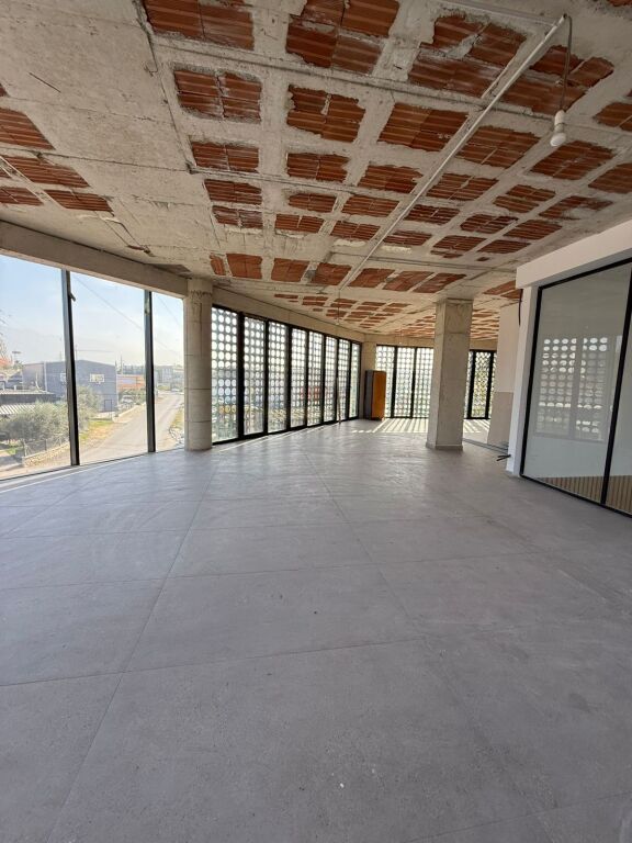 🏢 Godinë Biznesi Premium me Qira | Autostrada Tiranë–Durrës