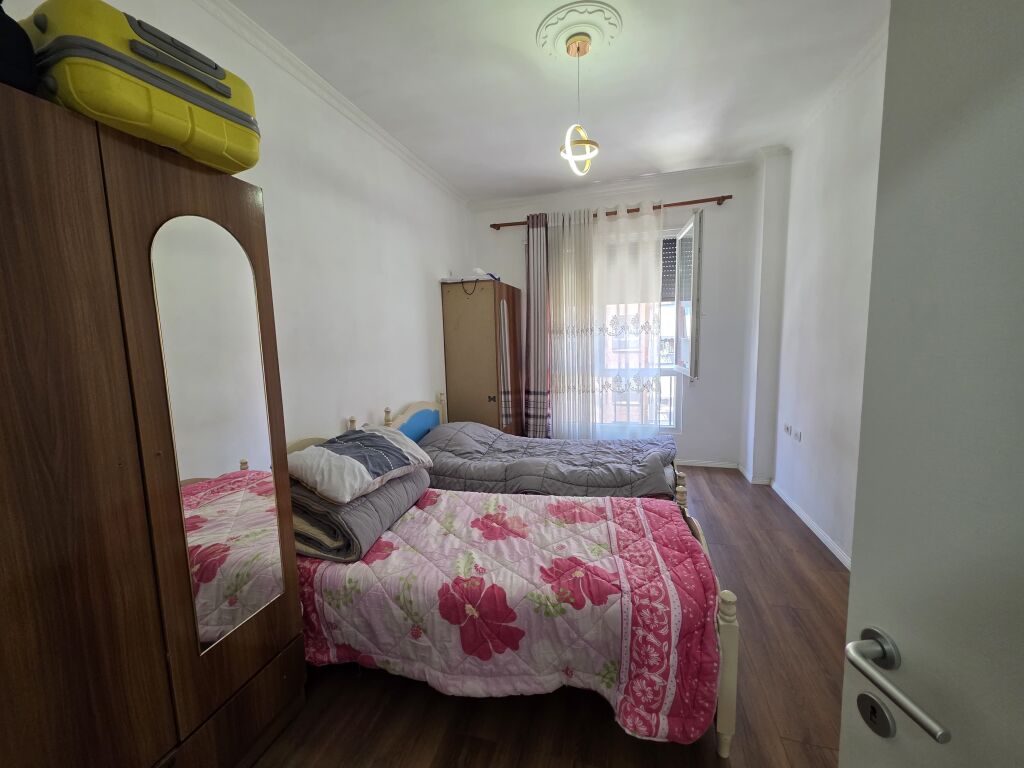 📍5 Maji Shitet Apartament 2+1+2 + Post Parkimi