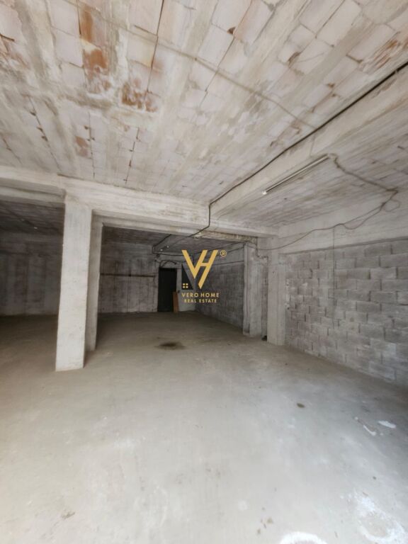 BUSINESS PREMISES FOR SALE 290 M2 IN FRESK 205,000 EURO