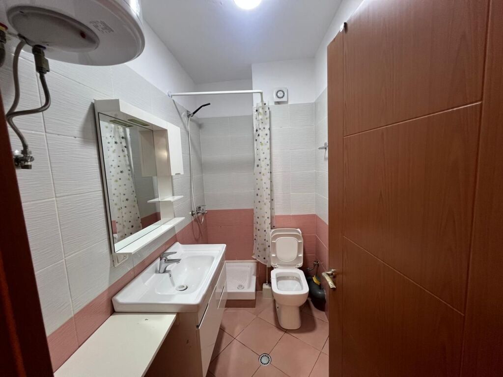 Shitet 1+1, Astir, Buze Rruges Kryesore, 116 mln leke