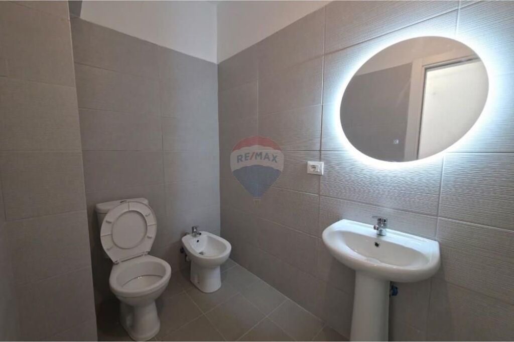 Condominio/Appartamento - In Affitto/Locazione - Casa Italia, Tirana