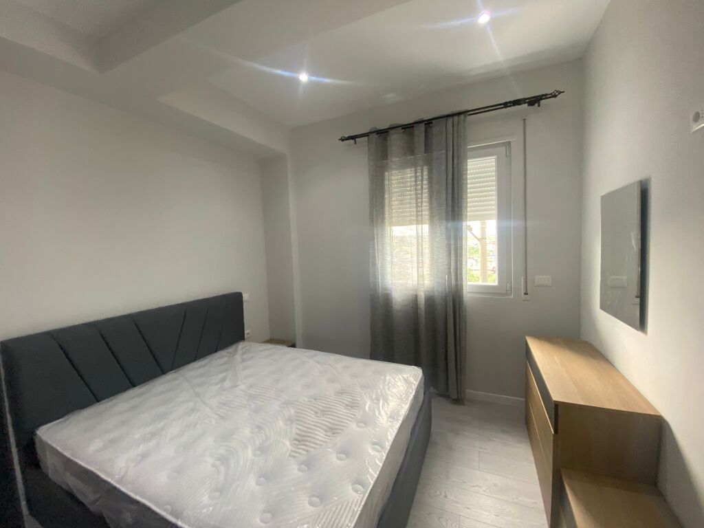 Apartament 1+1+ post parkim Kodra e Priftit !