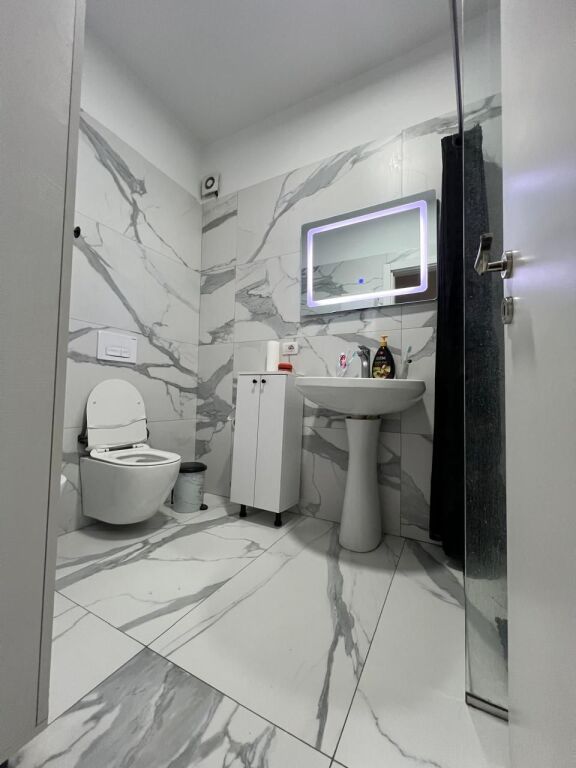 Shitet Apartament 2+1+Post Parkimi, Rruga e Dibres, Tirane.