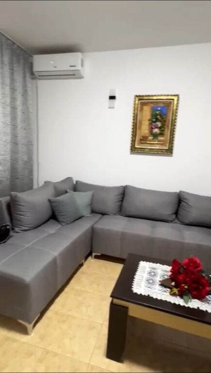 🏢Ne zonen e 5 Majit,prane Big Market jepet me qera apartament 1+1,i mobiluar.50,000 Leke