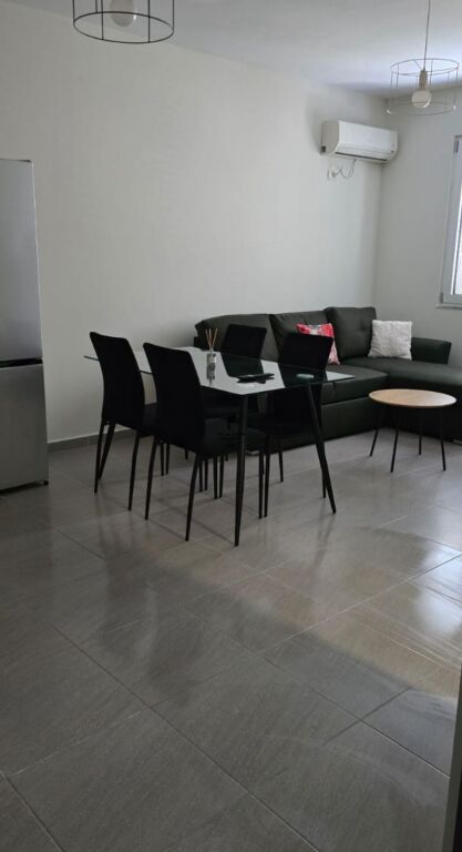 APPARTAMENTO IN AFFITTO 1+1 COMUNE DI PARIGI 55.000 LEKE  FH-81748