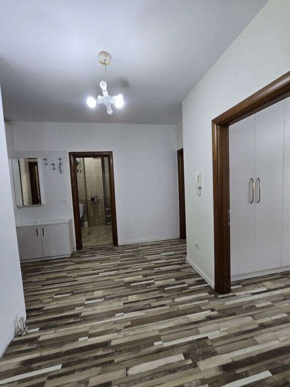 Appartamento in vendita 2+1 a Komuna e Parisit