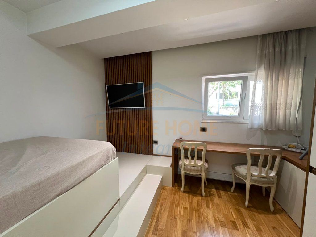 Shitet, Duplex 3+1+3+Verandë, Rezidenca Kodra e Diellit 2, Tiranë.
