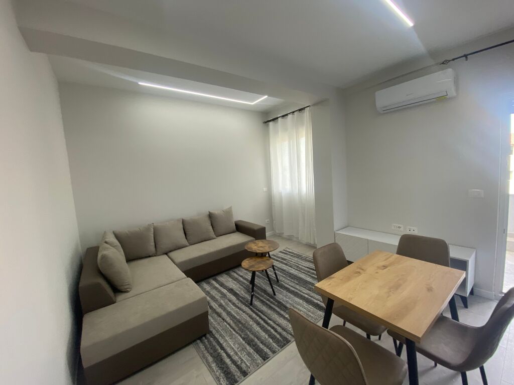 Apartament 1+1+ post parkim Kodra e Priftit !