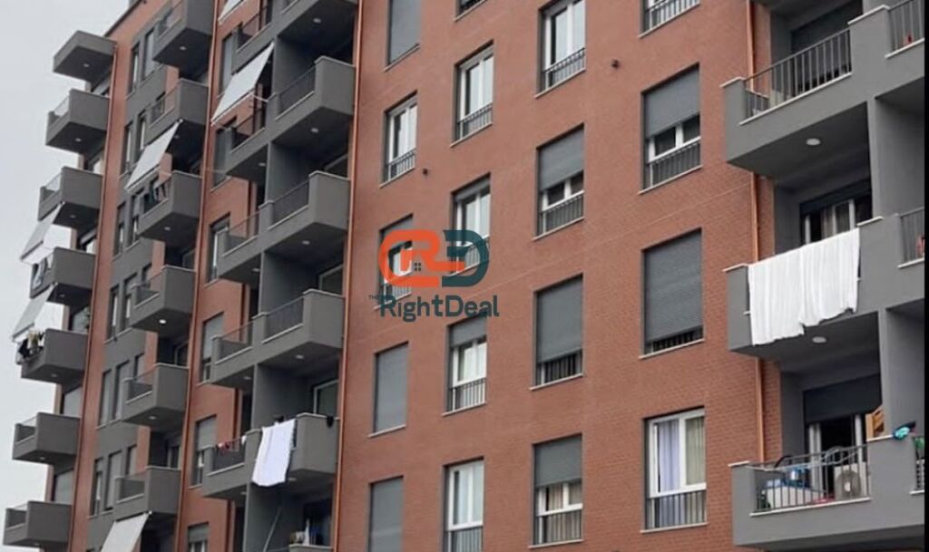 Tek 5-Maji, Shitet Super Apartament 2+1+2+Post Parkimi !!