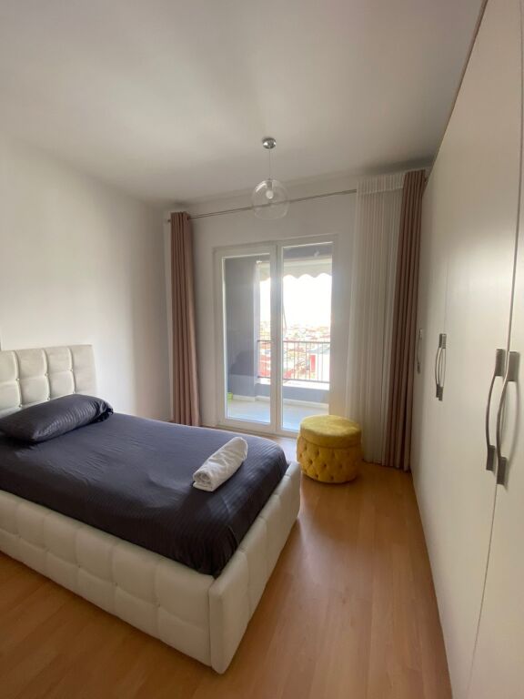 Affitto | Apartament 2 + 1 + 2 | Rruga 5 Maji | 650 €/mese