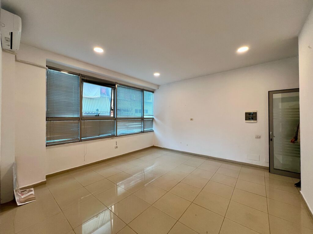Rent, Business Premises, "Bajram Curri" Boulevard, Tirana. Empire71294