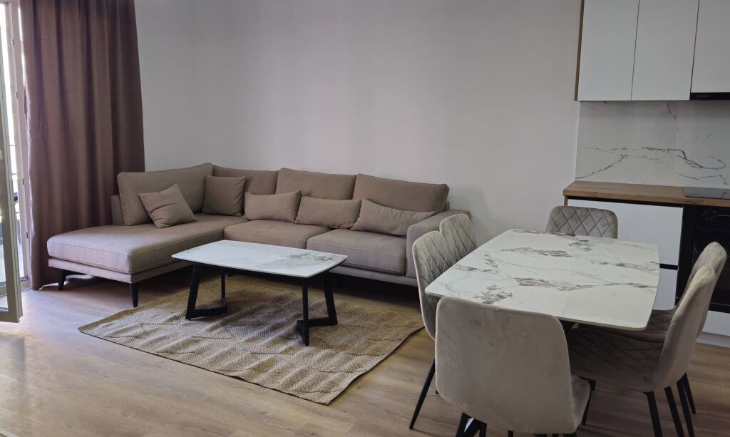 📌Appartamento 2+1+2 in Affitto – Complesso Aura, Via Dritan Hoxha