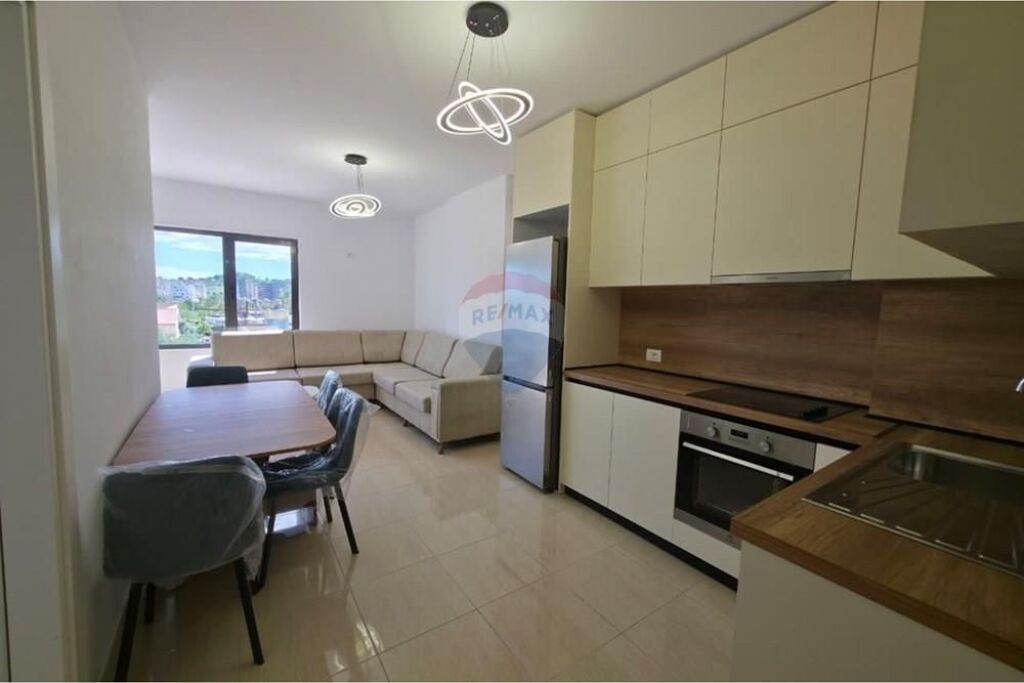 Condominio/Appartamento - In Affitto/Locazione - Casa Italia, Tirana