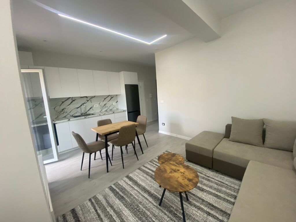 Apartament 1+1+ post parkim Kodra e Priftit !