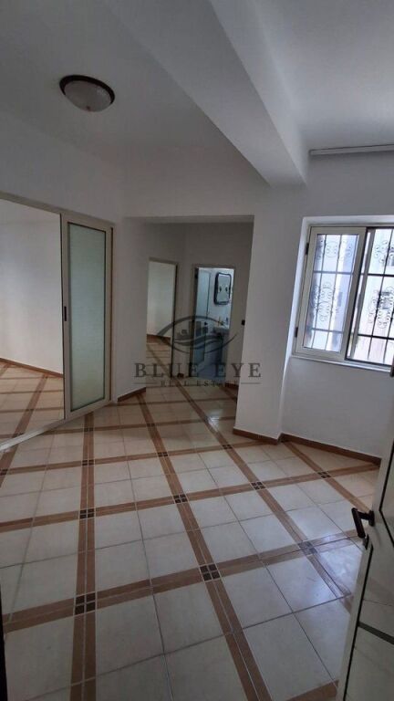 Apartament 2+1 me qira pranë Markatës!