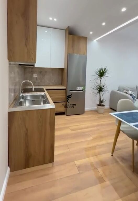 SHITET APARTAMENT 1+1 PAZARI RI 163.000 EURO FH-81640