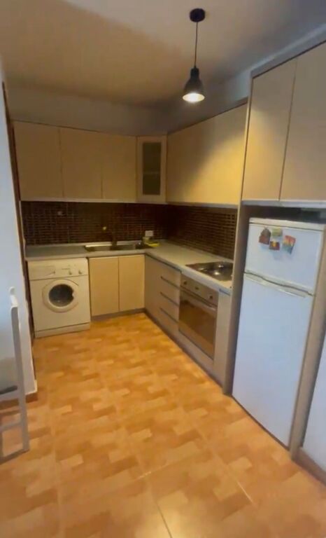 For rent 1+1 At Fusha e Aviacionit 40,000 leke