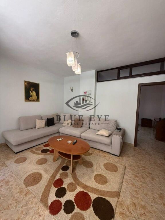 Apartament 1+1 me qira pranë Gjykatës!