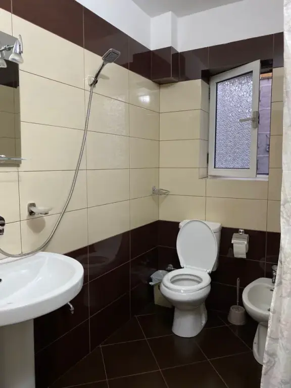 Qera | Apartament 2 + 1 | Rruga e Elbasanit | 640 €/muaj