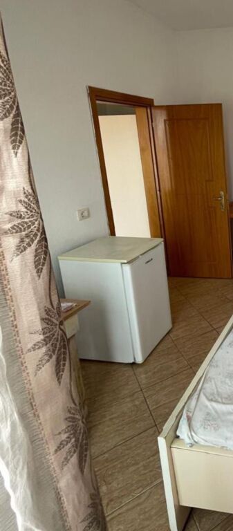 GARSIONERE 16000 LEKE.VILAT GJERMANE.