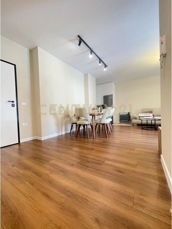 FIORI DI BOSCO, APARTAMENT 3+1+ POST PARKIMI PER QIRA
