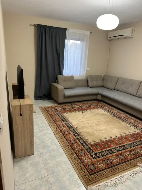 Rent | Shtëpi private 2 + 1+Ballkon | Rruga Balla | 400 €/month