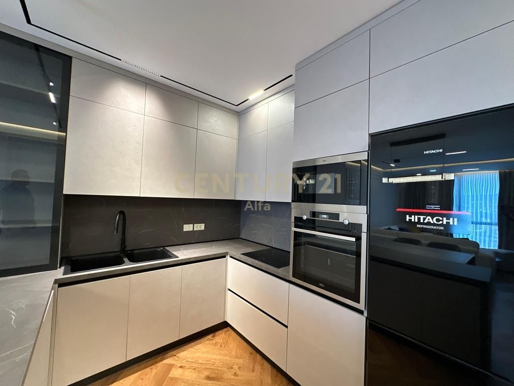 Apartament Luksoz 3+1+2 + Post Parkimi per Qira tek "Golden Residence"!