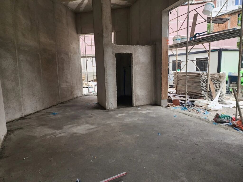 SHOP FOR SALE NEAR THE BALLET SCHOOL