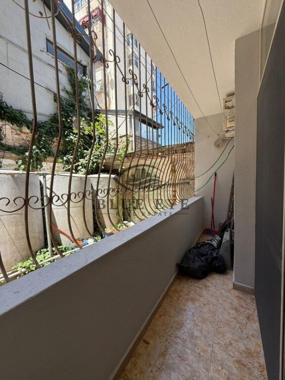 Apartament 1+1 me qira pranë Gjykatës!