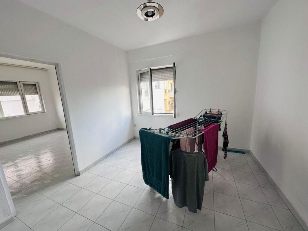 Affittasi Appartamento 3+1+1 Balcone