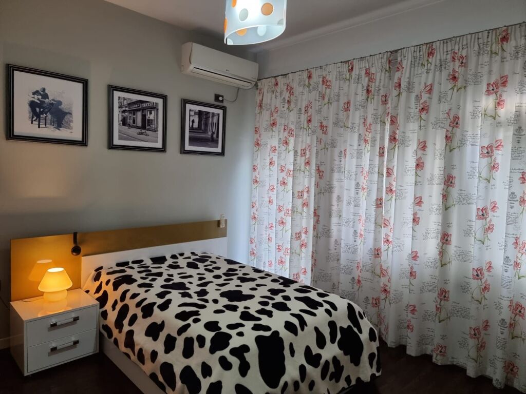 🏡 Affittasi il 2° piano di una villa – 3+1 📍 Posizione: 5 Maji Rruga Besa💰 Prezzo: 700 €/Mese