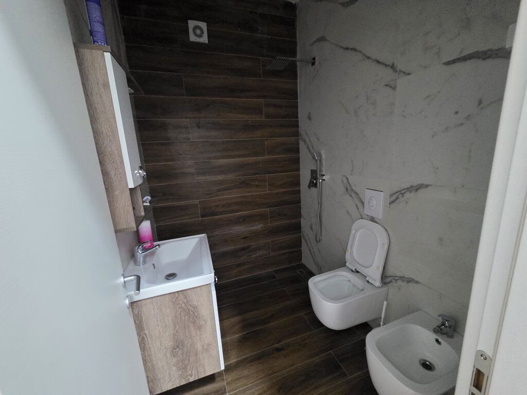 📍5 Maji Shitet Apartament 2+1+2 + Post Parkimi