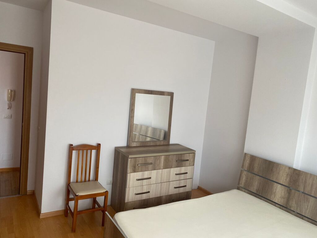 Affitto | Apartament 1 + 1 | Xhamllik | 500 €/mese