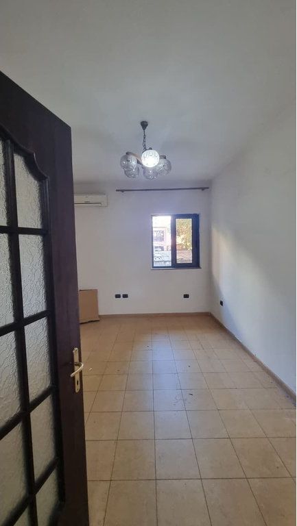 Shitet, Apartament 3+1+2+Depo, Rruga e Kavajës, Tirane