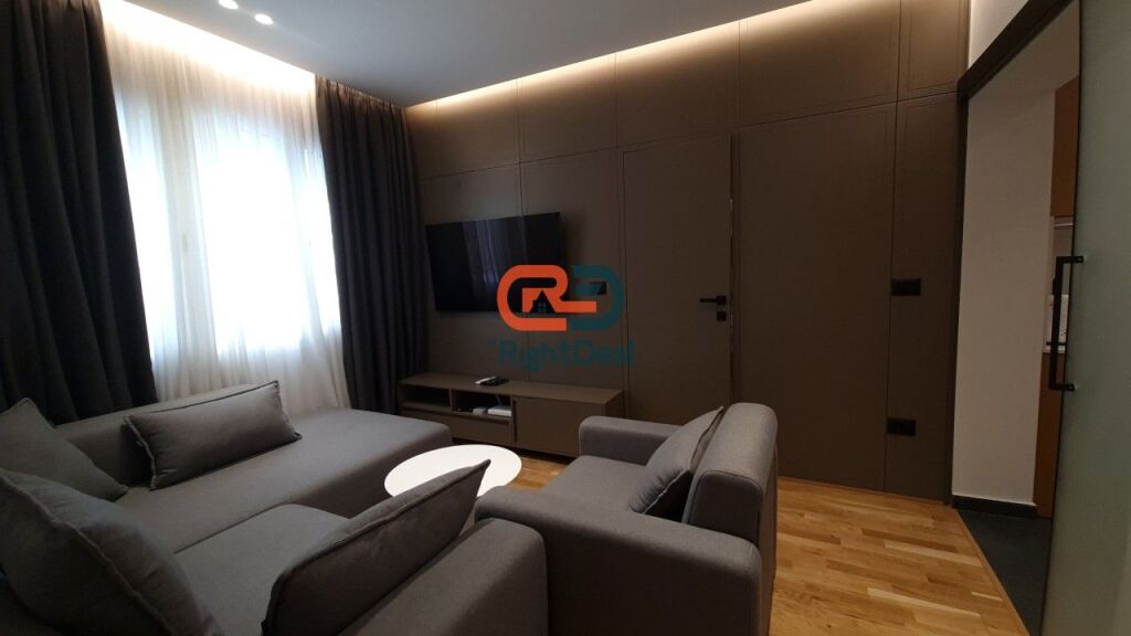 Tek Rruga E Kavajes, Jepet Me Qira Apartament 1+1, I Mobiluar Totalisht !!!