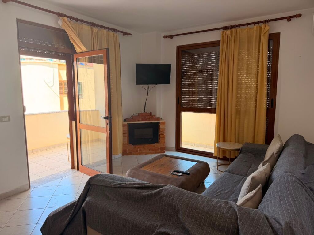 Shitet Apartament 1+1 në Golem – Pranë Fafa Resort