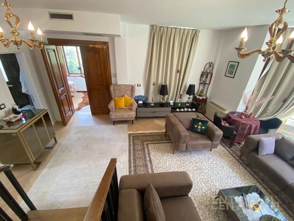 VENDIAMO VILLA INDIVIDUALE IN UN COMPLESSO A VISHNJE