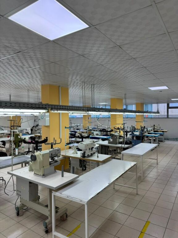 Fully Equipped Garment Factory for Rent – 1,400 m²