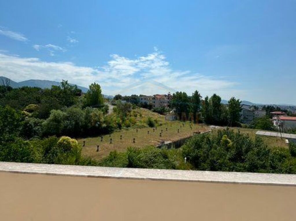 Shitet, Apartament 2+1+2, Restorant Fresku, Rruga e Dajtit
