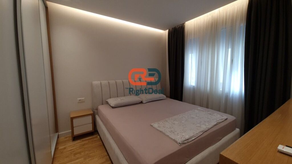 Tek Rruga E Kavajes, Jepet Me Qira Apartament 1+1, I Mobiluar Totalisht !!!