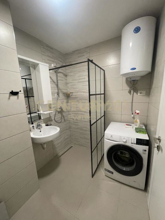 FIORI DI BOSCO, APARTAMENT 3+1+ POST PARKIMI PER QIRA