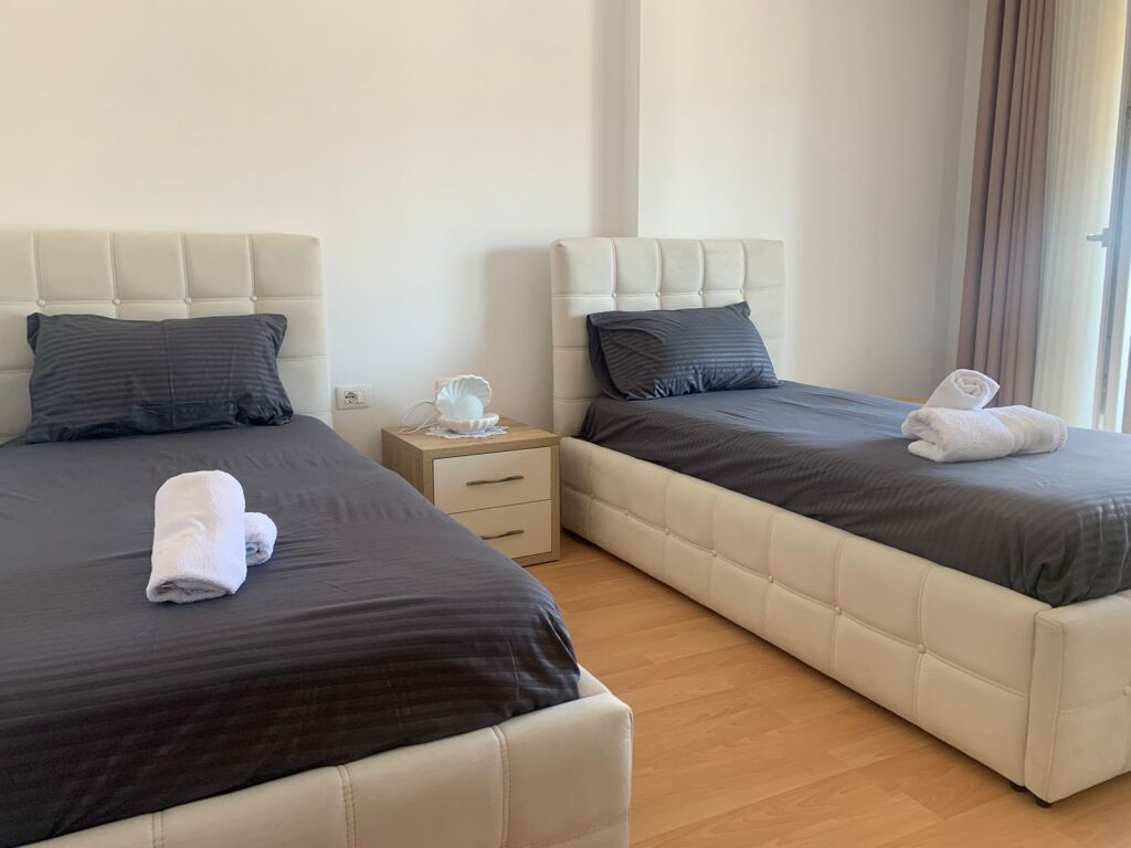 Affitto | Apartament 2 + 1 + 2 | Rruga 5 Maji | 650 €/mese