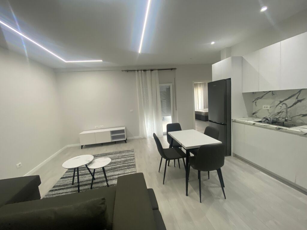 Apartment 2+1 + parking space for rent Kodra e Priftit